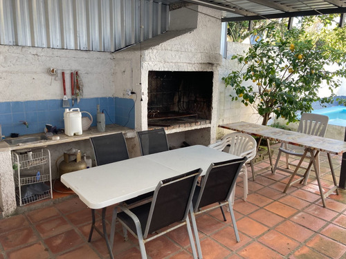 Imagen 12 de 22 de Venta Casa De 5 Dormitorios Con Parrillero Y Garaje