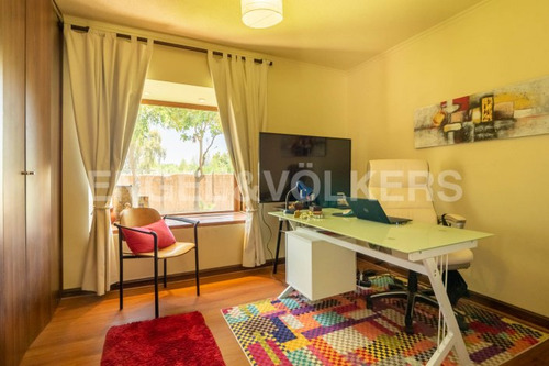 Casa Chilena, Excelente En Condominio