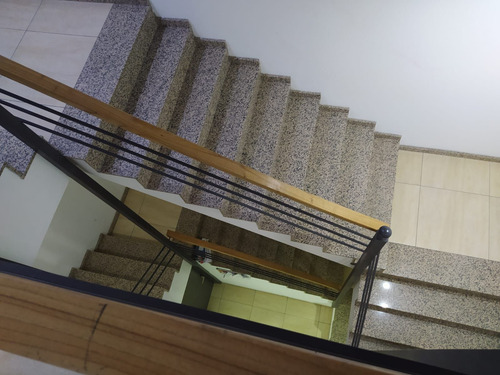 Departamento 4 Amb, 2 Baños Completos, Toilette ,2 Cocheras, Lavadero. En Moron