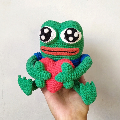 Pepe The Frog + Corazon Meme Peluche Rana Amigurumi Crochet