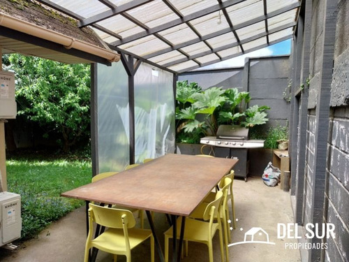 Casa Con Excelente Mantención Y Excelente Ubicación