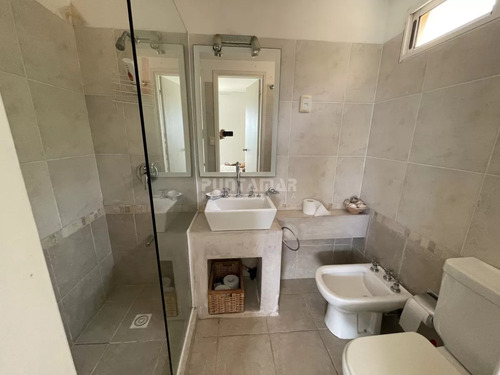 Venta Y Alquiler Casa 4 Dormitorios Con Vista Al Mar En Altos De Punta Piedra