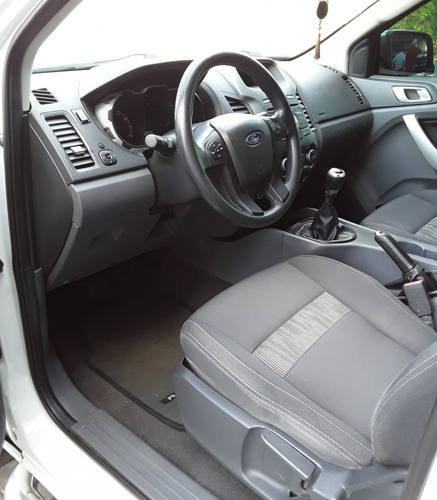 Imagem 5 de 9 de Ford Ranger Xlt 2.5 Cd Branco 2014