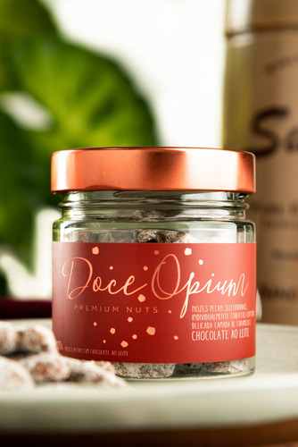 Nozes Pecan Caramelizadas E Cobertas Com Chocolate