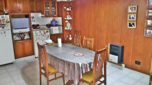 Imagen 4 de 14 de Triplex Al Frente A Metros Del Mar Con Cochera Cubierta