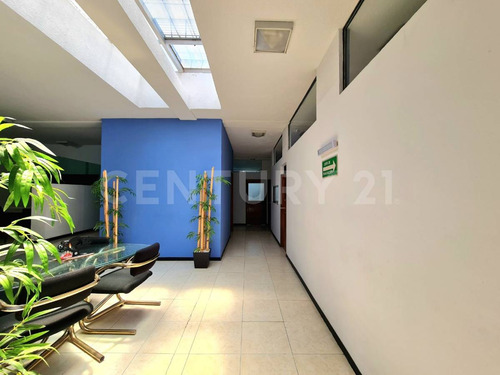 Local Comercial Con Oficinas Y Bodega En Colonia Chulavista Puebla