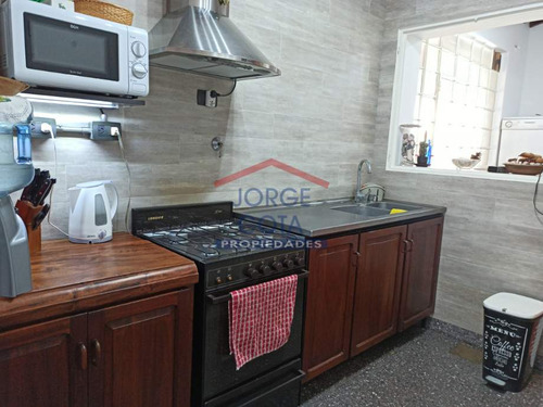 Chalet A Mts Del Colegio S. Pablo En Barrio Ingles