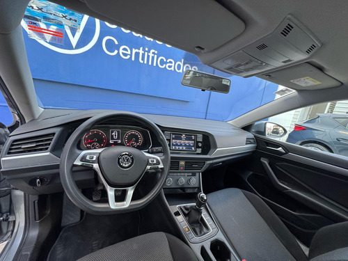 Volkswagen Jetta 1.4 TSI manual