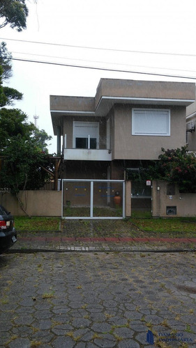 Linda Casa 3 Quartos Com 1 Suíte Master Na Praia Dos Açores. - Vcr0155