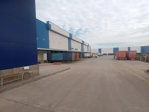Arriendo De Bodega 5000 M² En Condominio En Lo Espejo
