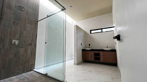 Casa Nueva En Venta En Cuernavaca, Col. Delicias 3 Recámaras, 4 1/2 Baños, Estudio, Alberca
