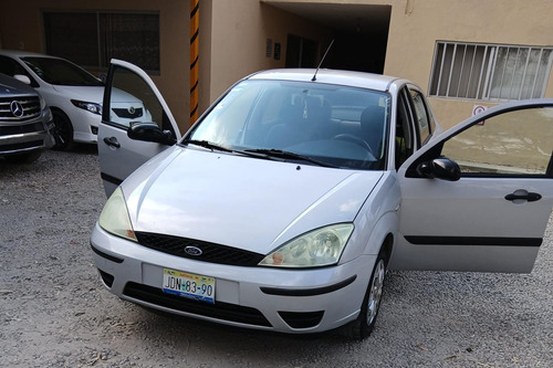 Ford Focus Lx Base Aa At