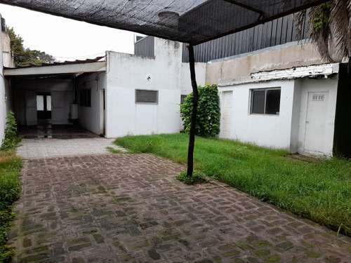Casa 532 Y 117, 2 Dormitorios, Garaje Pasante, Parque, Galpon.