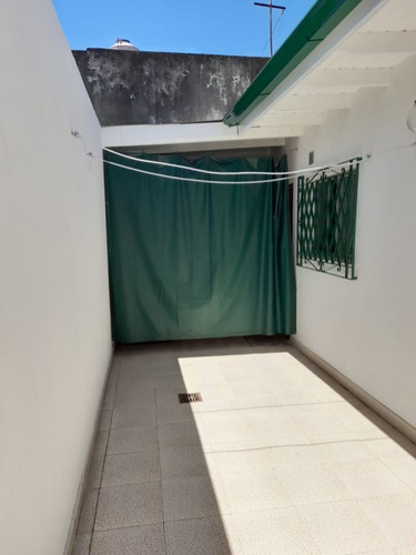 Departamento Tipo Casa En Venta En Sarandi Oeste