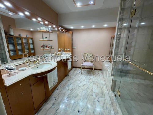 Exclusivo Apartamento Comodo Y Con Buena Distribucion En Venta En La Castellana Yf