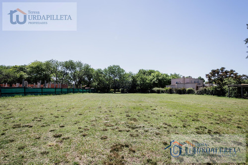 Amplio Lote De 2.591 -teresa Urdapilleta Propiedades-martindale C.c. -