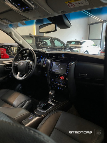 Toyota SW4 2.8 Tdi Srx 7l 4x4 Aut. 5p