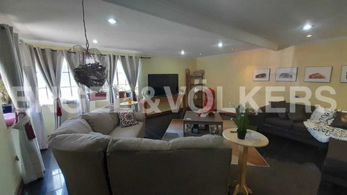 Venta De Hostal Funcionando Con Casa Amoblada En Parcela.