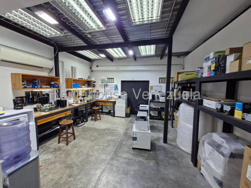 Casa Comercial En Venta En La Carlota Centro Almacenamiento Casas Caracas Contenedores 40 Pies Casas Comerciales Angela Tochon
