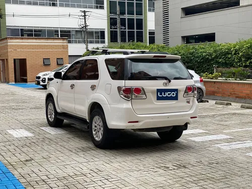 Toyota Fortuner 2.7 Gasolina 4x4 Automática Segundo Dueño