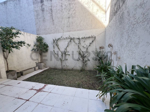 Alquiler Ph, Mono Divisible, 60 M2, Patio, Jardin, Lavadero, Garage, Baulera. Laprida 2000, Florida