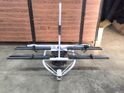 Imagem 2 de 12 de Bagageiro Transbike Para Engate 2 Bikes Com Sinalizador