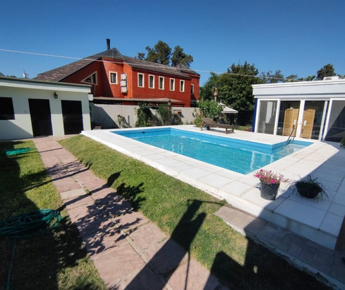 Casa Con Piscina, Cochera Y Patio Verde, Colastine Norte