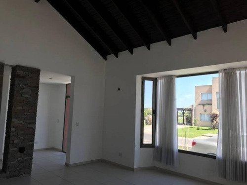 Imagen 6 de 17 de Casas En Venta En San Benito - Maroto Propiedades