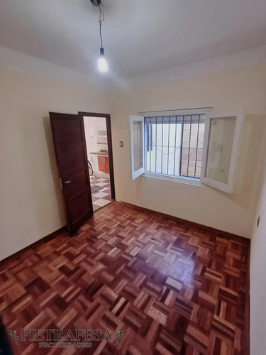 Casa En Venta 3 Dormitorios, 1 Baño, Azotea-perez Castellanos