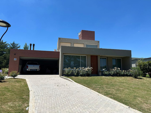 Casa En Venta 2 Dormitorios En Carlos Paz Golf
