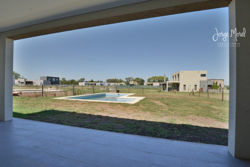 Casa Interno #100-200 - San Sebastian - Area 2 - 875m2 #id 661