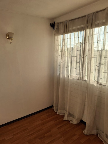 Venden Dueños Depto Duplex En Segundo Piso, Villa Uc, Macul