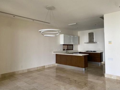 Amplia Casa En Condominio En Venta En Chablekal