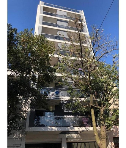 Imagen 2 de 30 de Hermoso Dpto 2 Ambientes Contrafrente Con Balcon Y Parrilla.