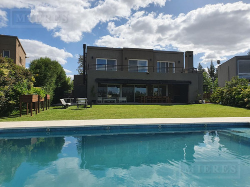 Casa En Alquiler De Verano A La Laguna - La Comarca, Bancalari.