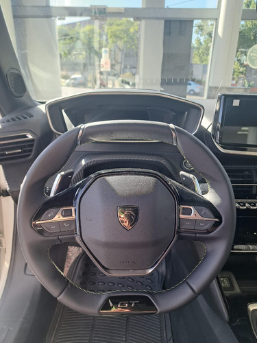 Peugeot 2008 1.0T Gt