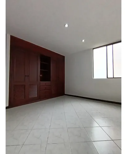Vendo Apartamento En Edificio Portal De Vizcaya