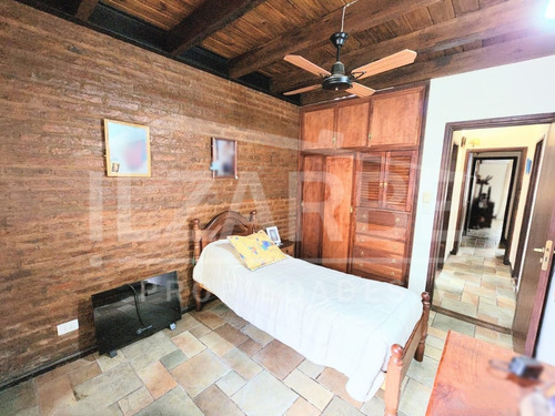 Distinguida Casa En Barrio Centro