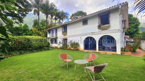 Excelente Oportunidad Casa En Venta Los Chorros Caracas 900 M2 De Terreno 24-10305