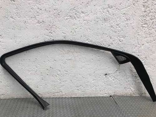 Moldura Marco Del Izq Bmw 320 I Aut V6 2.2 98/2007 (Usado)