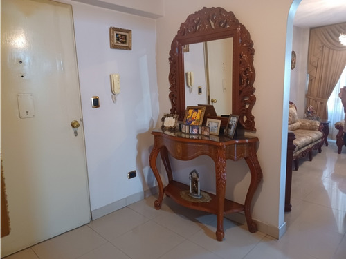Vendo Apartamento 145m2 4 H/3b/2e La Urbina 5345