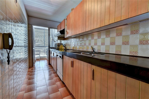 Departamento En Edificio De Categoría A Metros Del Mar- Ref: 2563