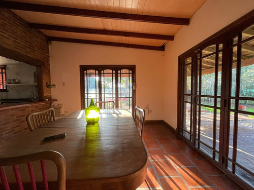 Venta | Hermosa Casa Quinta 5 Ambientes | Lujan Retasada