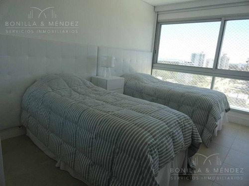 Departamento - Playa Brava, Le Parc, 2 Suites, Toilette Y Dependencia