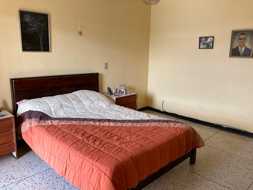 Imagen 9 de 14 de Bella Casa En Prados Del Este