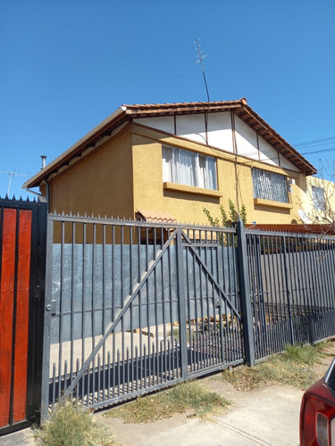 Acogedora Casa De Dos Pisos, El Carmen, Calera De Tango