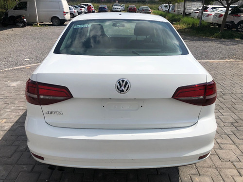 Imagen 5 de 15 de Volkswagen Jetta Mkvi 2.0l Automatico 2018 Credito Financiam
