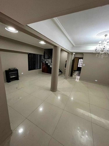 Imagen 22 de 29 de Casa En Venta - 6 Dormitorios 5 Baños - 300mts2 - Tablada