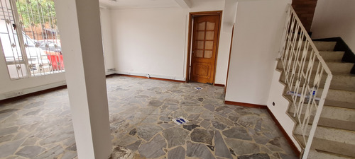 Imagen 4 de 11 de Oportunidad Edificio Comercial Esquinero 480m2 - La Castellana