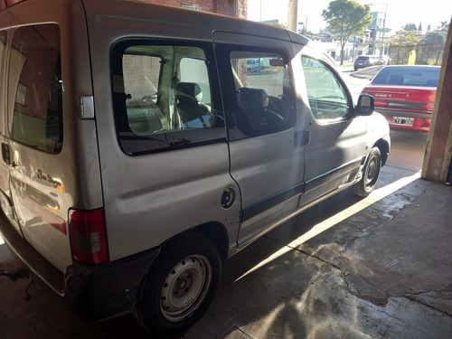 Imagen 4 de 10 de Peugeot Partner Furgon 2007 1.9 D Plc Confort